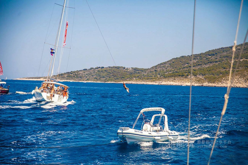 形象圖Yacht_parties_package_card_boat_1.jpg